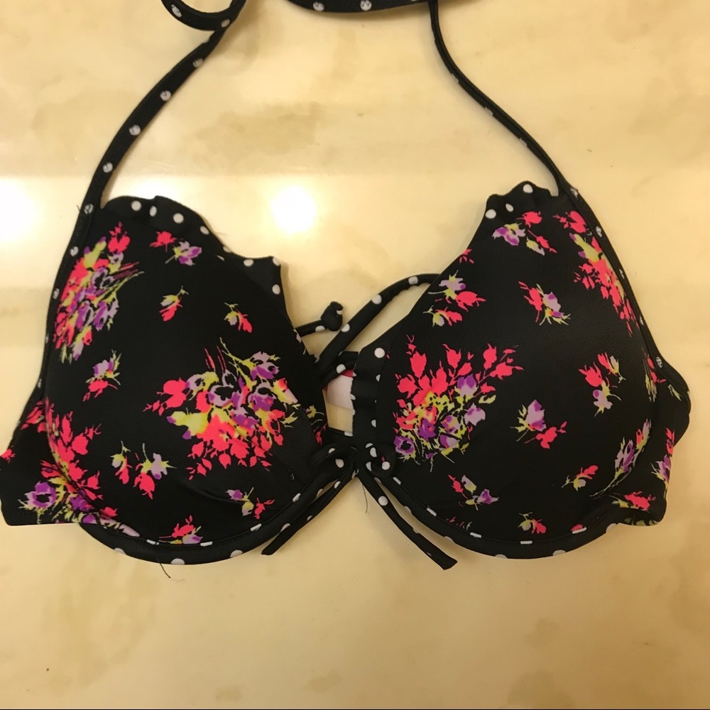 Victoria’s Secret underwire push up bikini top